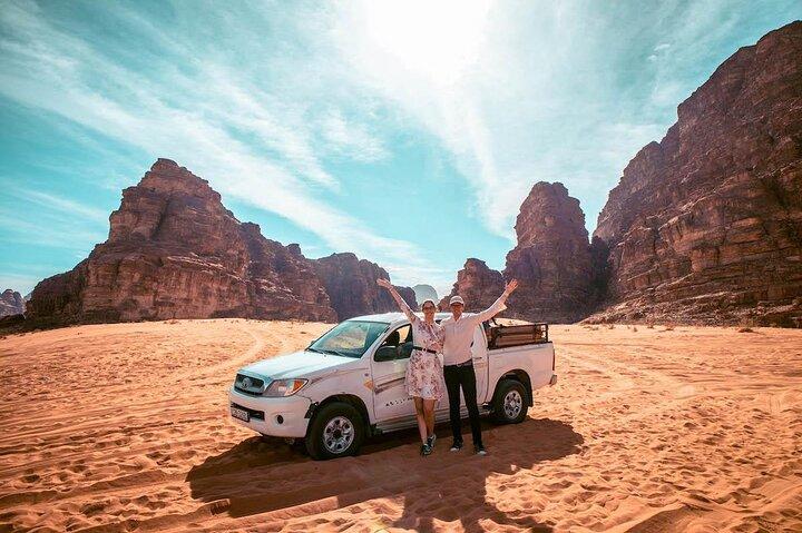 Da Amman: Petra e Wadi rum Tour privato/di gruppo di un'intera giornata