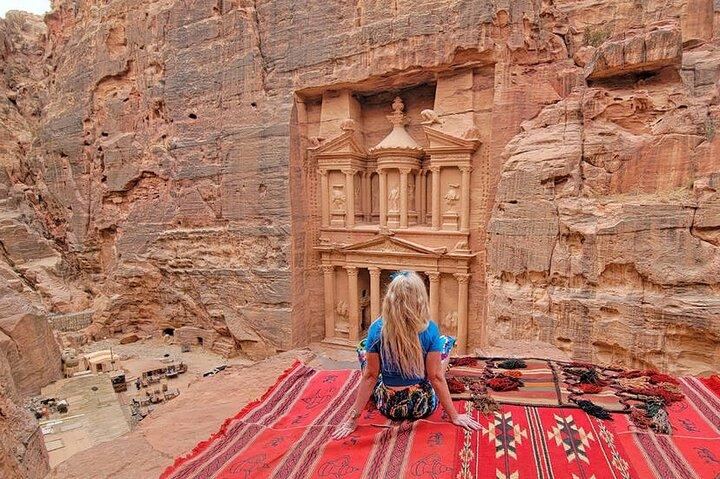 Da Amman: Petra e Wadi rum Tour privato/di gruppo di un'intera giornata