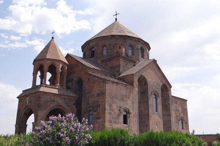 Tsitsernakaber-Hripsime-Echmiatsin-Noy ブランデー工場
