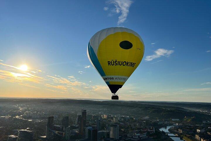 Heißluftballonflug Vilnius, Trakai mit Transfer & Shampagne