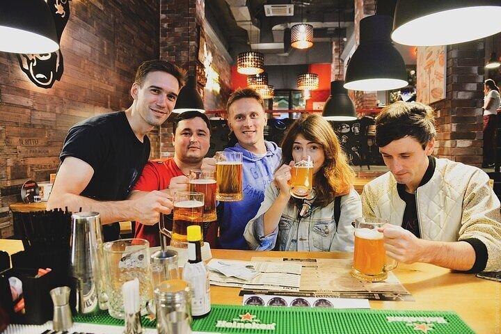 Budapest By Night - Pub Crawl to Ruin Bars avec guide privé