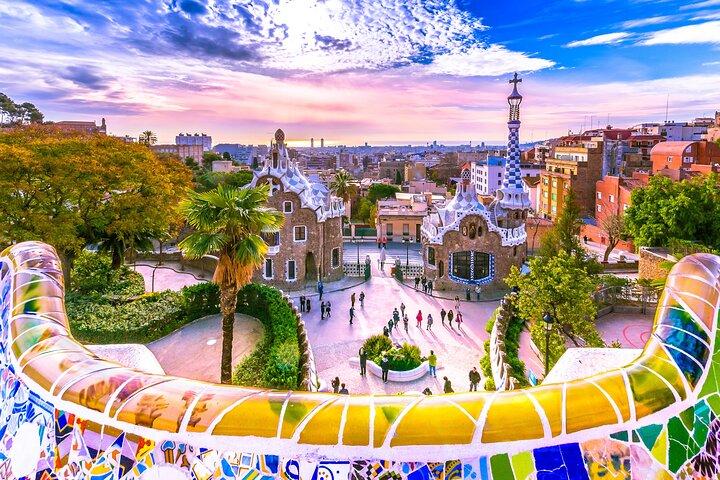Basílica de la Sagrada Familia sin colas con guía privado
