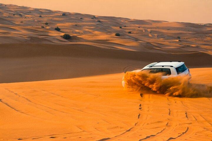 Doha-Wüstenabenteuer, Sandboarding, Dune Bashing, Binnenseetour