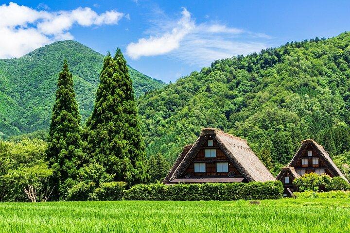 Shirakawago y Takayama privados de 1 día con autobús público desde Nagoya