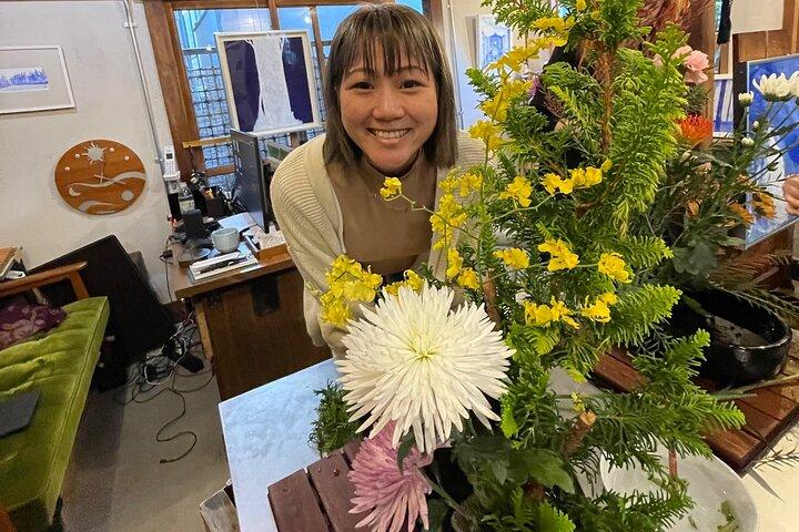 歴史ある谷中地区でいけばなの芸術に触れる