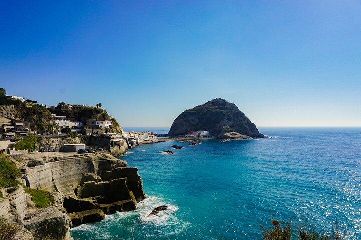 Tour Privato di Un Giorno Intero a Ischia in Yacht di Lusso