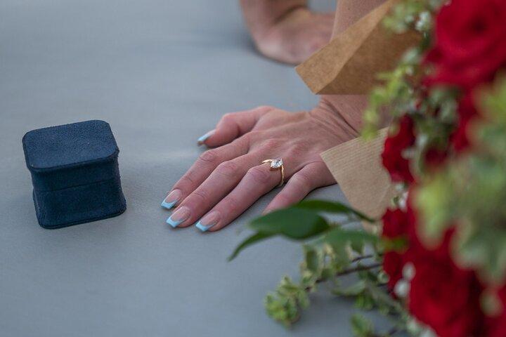Ele disse sim! Pedido de casamento ao pôr do sol