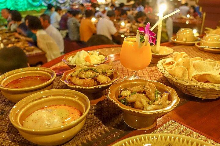 Nopparat’s traditionele Thaise diner & dans