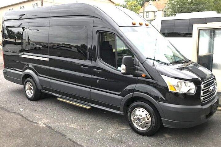 Traslado privado do aeroporto Sprinter JFK e LGA para NYC One Way