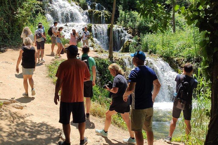 Cascate NP Krka e degustazione di vini - Tour privato di un giorno da Spalato