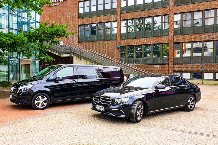 VIP Luchthaven Transfer met nieuwe auto's in Helsinki