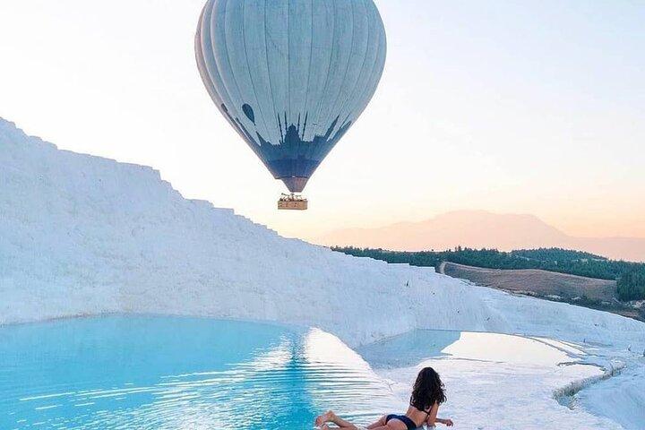 Tour indipendente di Pamukkale da Fethiye con giro in mongolfiera