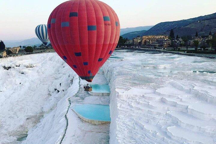 Tour indipendente di Pamukkale da Fethiye con giro in mongolfiera