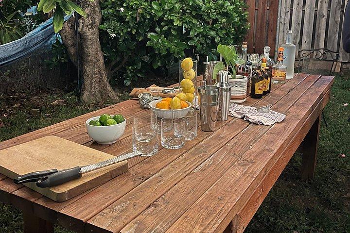 オアフ島のノースショアで楽しくさわやかなカクテルを作って飲む