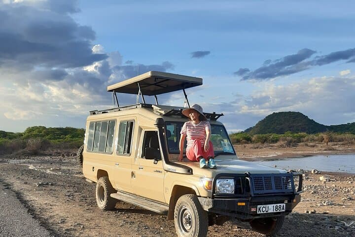 4 Day Group Tour to Maasai Mara and Lake Nakuru by a 4WD Cruiser