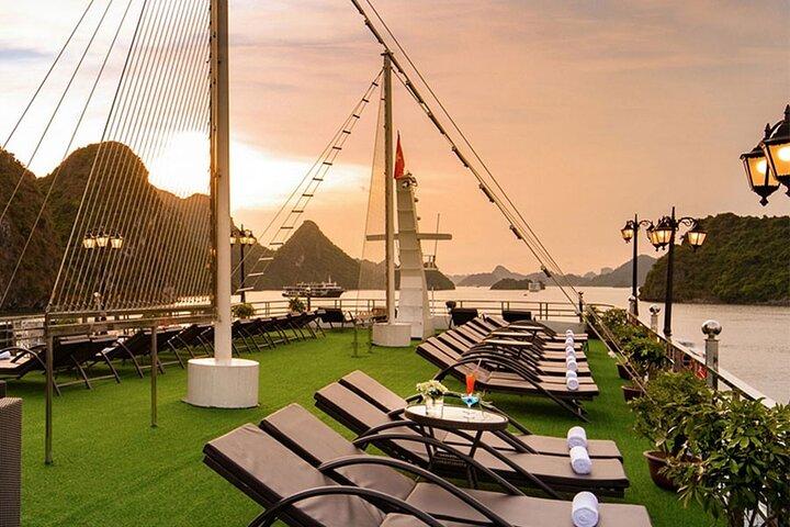 2 Tage in La Pandora Cruise erkunden Halong Bay und Lan Ha Bay