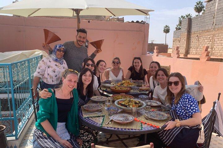 Corso di cucina con una famiglia marocchina