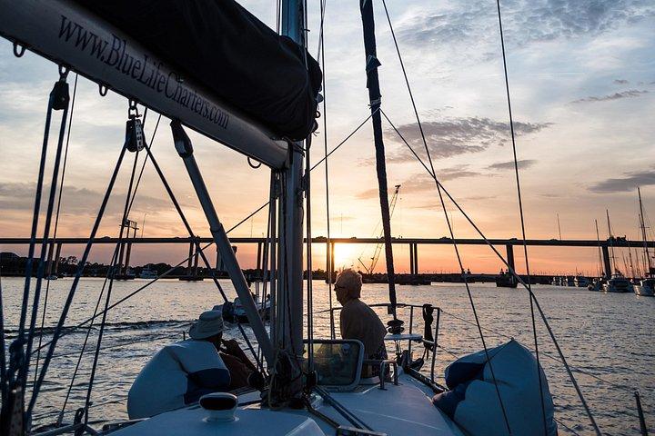 Noleggio Yacht di Lusso Privato, BYOB & Dolphins
