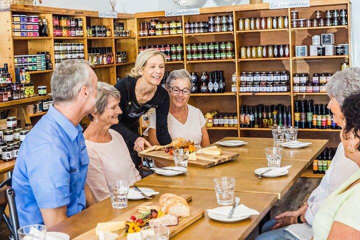 Scenic Hinterland Guided Day Tour Inc Almoço, degustações de Noosa