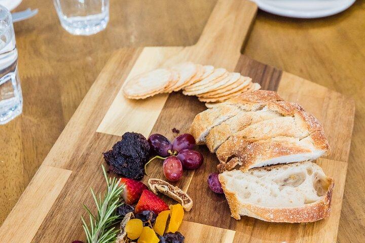 Scenic Hinterland Guided Day Tour Inc Almoço, degustações de Noosa