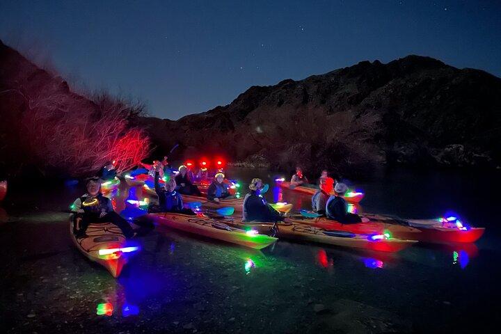 Moonlight Kayak Tour - Solnedgang Paddle, Neon Lights & Shuttle mulighed