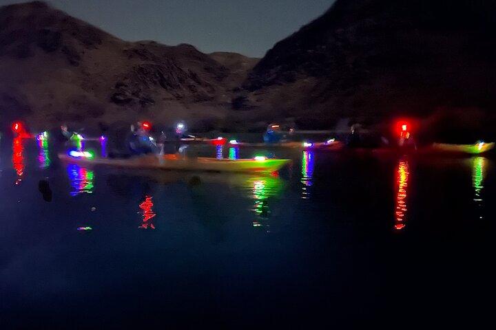 Moonlight Kayak Tour - Solnedgang Paddle, Neon Lights & Shuttle mulighed