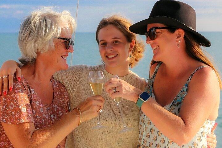 3,5 uur durende Broome Dolphin Sunset Cruise