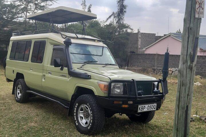 4 Days Masai Mara and Lake Nakuru Camping Safari on 4x4 Jeep