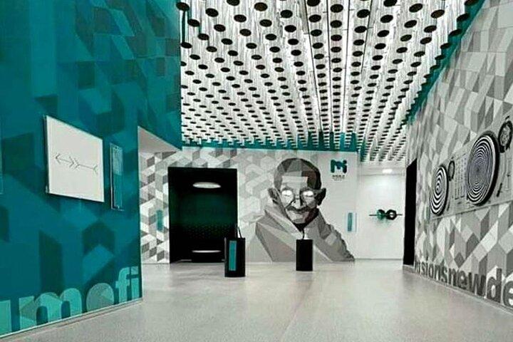 Visite privée du Louvre, du Musée des illusions et de la Seine