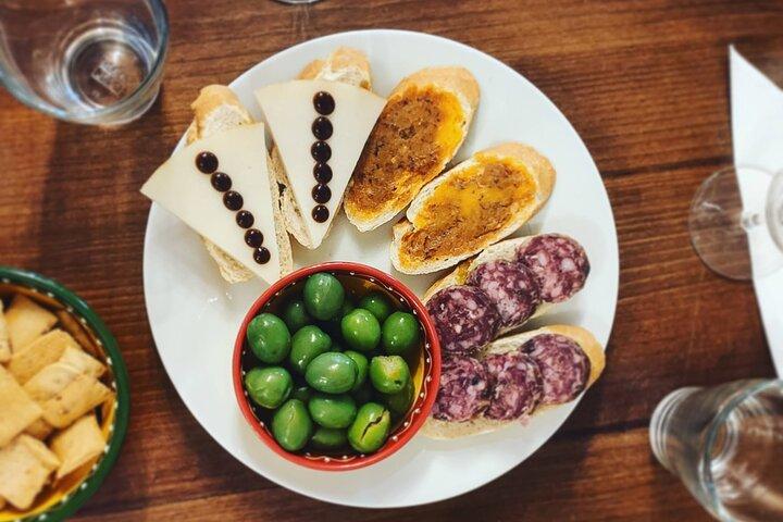 Disfrute de Córdoba: cata de vinos y tapas locales