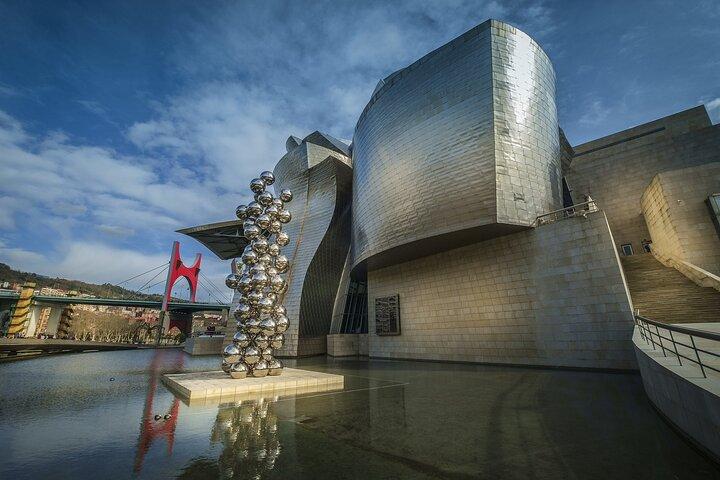 ビルバオ、グッゲンハイム美術館＆ゲタリア村プライベートツアー