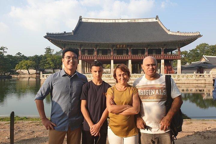 Seoul Private Custom Walking Tour with A Guide (Private Tour)
