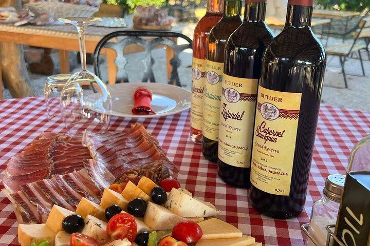 Degustação privada de vinhos sob as estrelas com panorama do pôr do sol