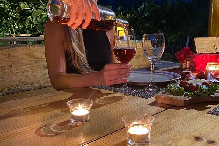 Degustação privada de vinhos sob as estrelas com panorama do pôr do sol