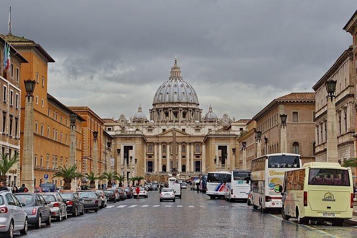 Museos Vaticanos y Capilla Sixtina en privado