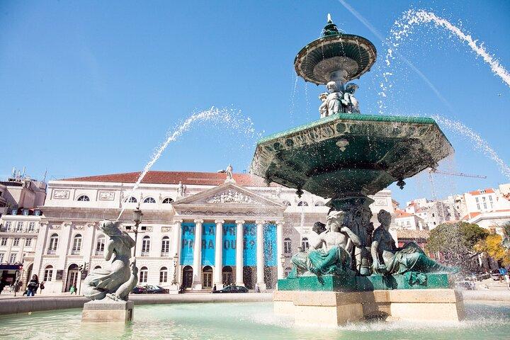 Mon Ami Burguês - Lisbon City Center Private Tuk Tuk Tour