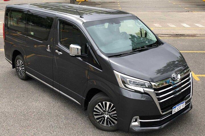 Traslado privado de salida de Cancún al aeropuerto de Cancún CUN en minivan o minibús