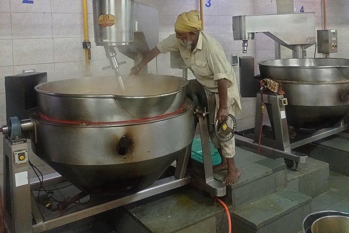 オールドデリーの食べ物、寺院、スパイスマーケットのアクティビティ