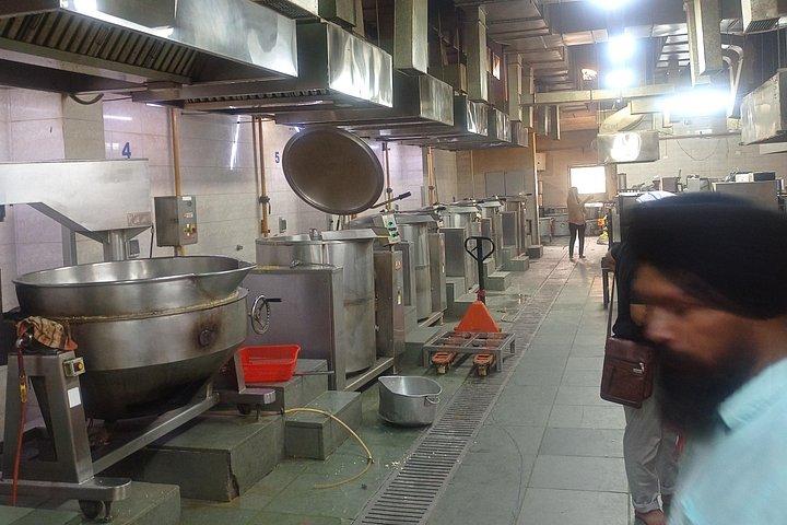 オールドデリーの食べ物、寺院、スパイスマーケットのアクティビティ