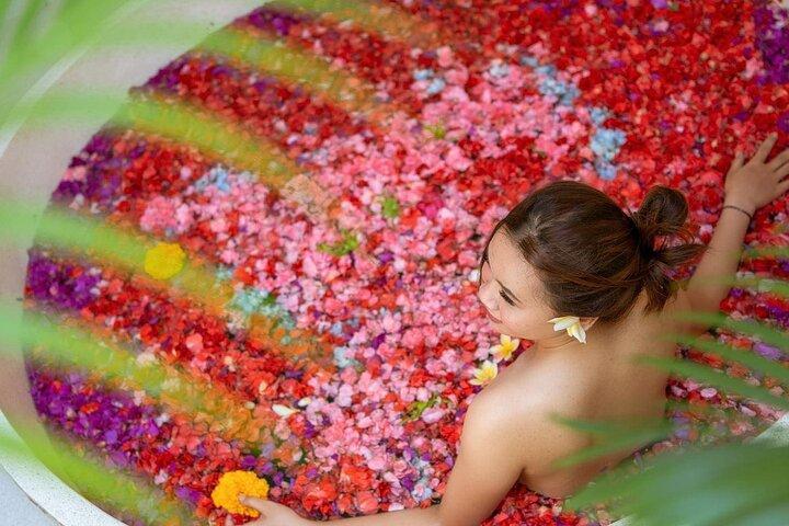 Bali Luxury Spa package Massage flower Bath
