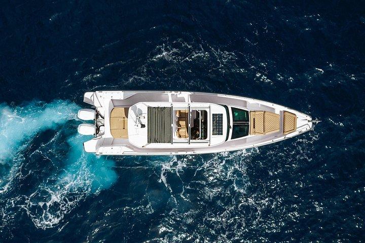 サントリーニ島最速のプライベートモーターヨット - オールインクルーシブツアー