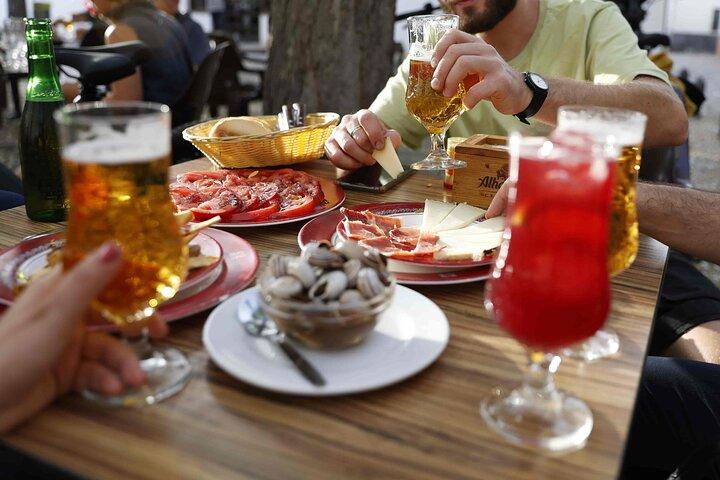Granada Highlights Tour med Tapas Breaks med elcykel