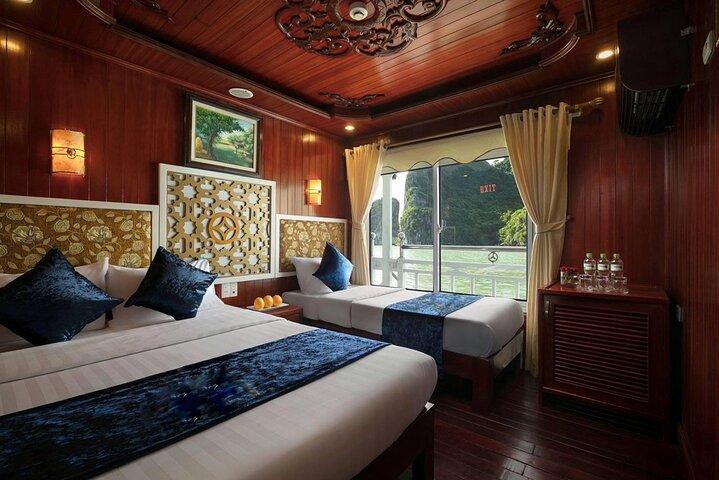 Von Hanoi: 2D1N Ha Long Bay Deluxe Cruise mit Buslimousine