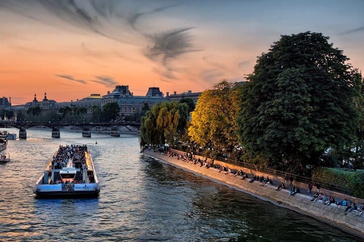 Eiffel Tower Summit Floor Entry & Illuminations Seine Cruise