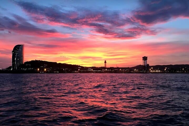 Barcelona Sensational Sunset Tour with Open Bar and Snacks