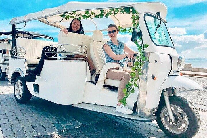 Degustação de comida de tuk-tuk - Lisbon Experience Private Tour