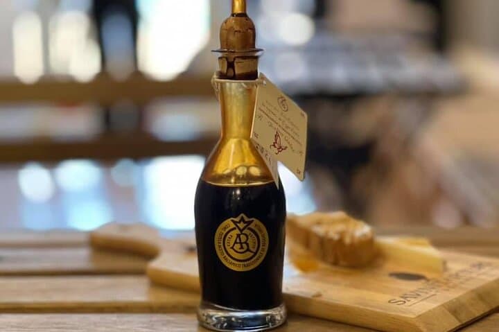 Rome Gourmet Food Tour with Free Flowing Fine Wine Barolo 5*
