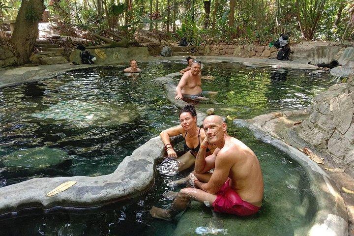 クラビジャングルアドベンチャー: エメラルドプール、温泉＆ATV