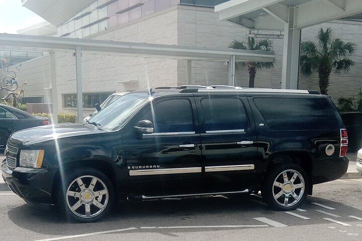 Private SUV One-Way Airport Ride with 30min (Grocery&Liquor stop)