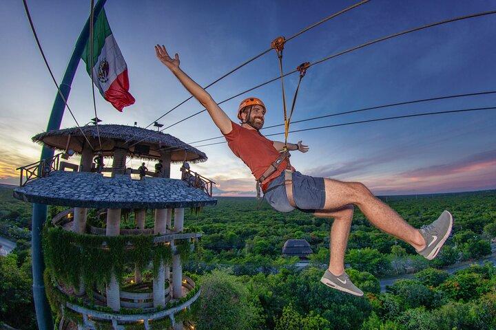 Extremer Tag im Xplor Park mit Seilrutschen, 4x4-Fahrzeugtransport von Cancun